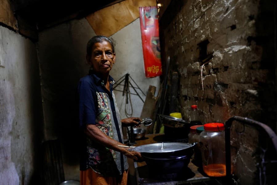 Crisis pushes more Sri Lankans into poverty