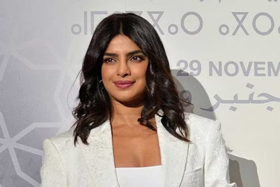 US VP Harris, actress Priyanka Chopra discuss mansplaining, abortion rights