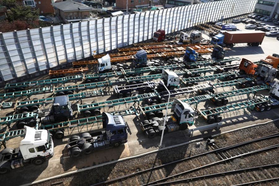 South Korea to order more truckers back to work on Thursday